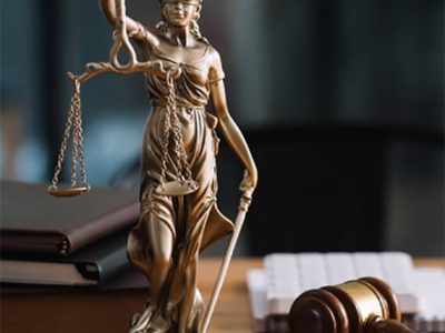 statue-of-lady-justice-on-desk-of-a-judge-or-lawye-SVECXT5-intro.jpg